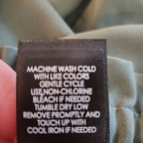 Torrid Crepe Taper Legged Pants Sz 2X - Picture 7 of 8